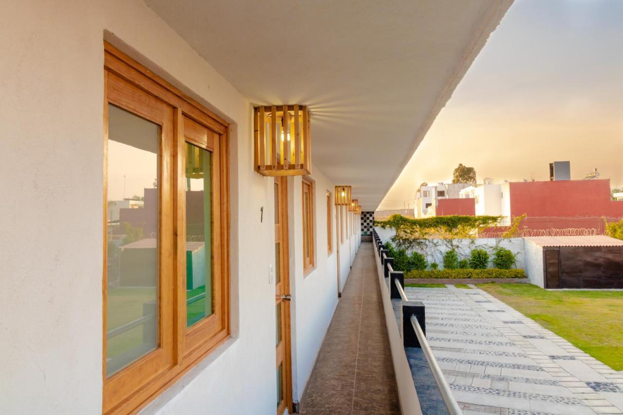 Pascual Inn Suites Cholula Bagian luar foto